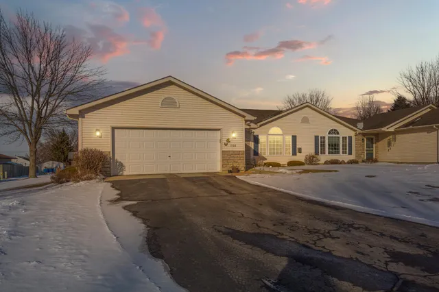 $274,999 | 1502 Carriage Circle, Faribault, MN 55021