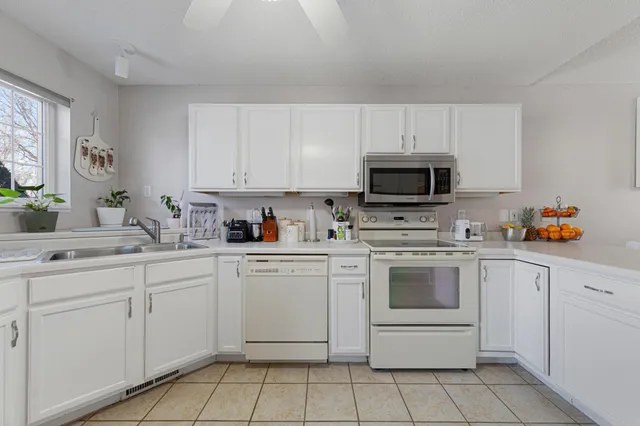 $274,999 | 1502 Carriage Circle, Faribault, MN 55021