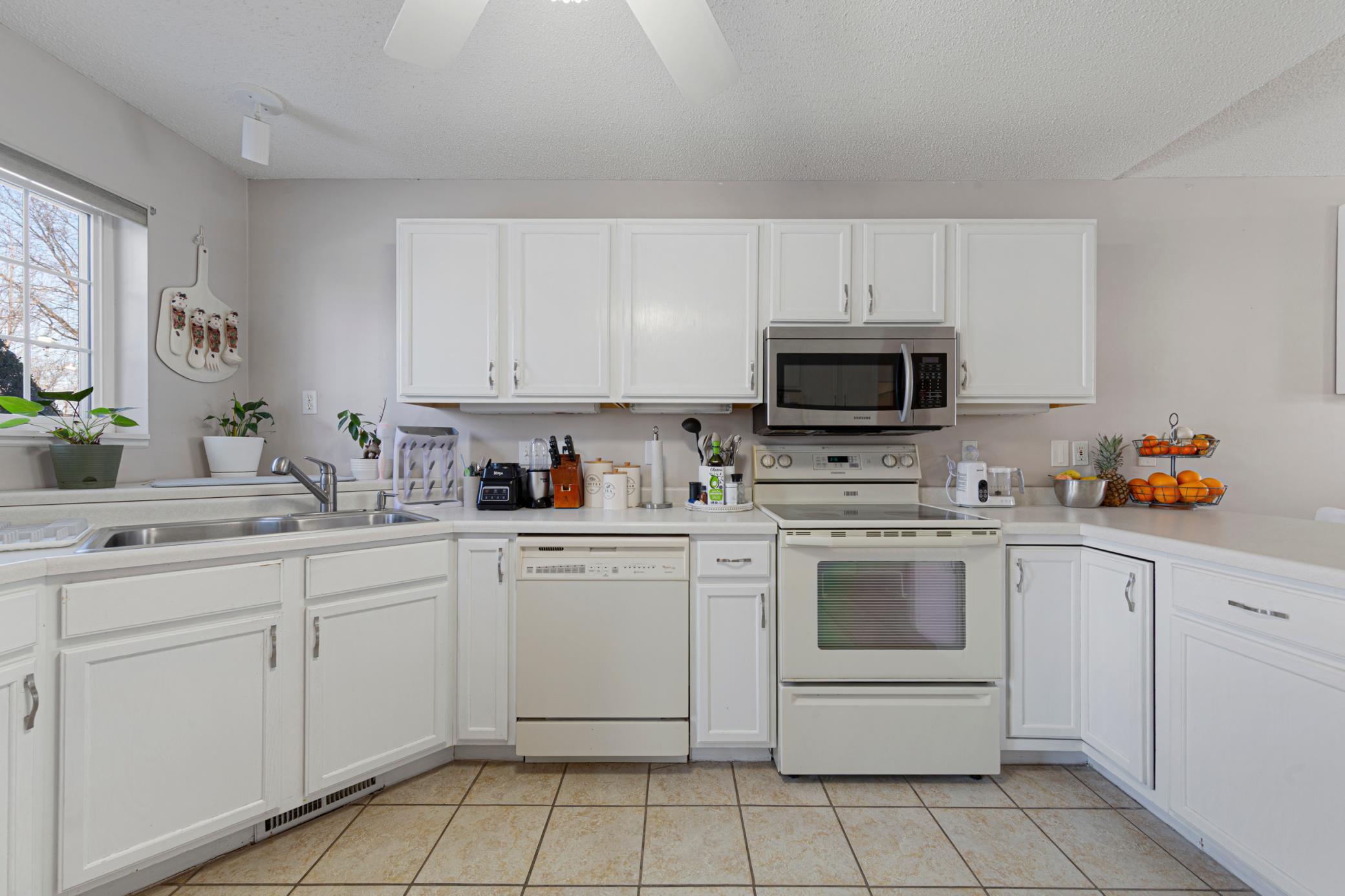 1502 Carriage Circle Faribault, MN 55021 - Photo 18 of 30