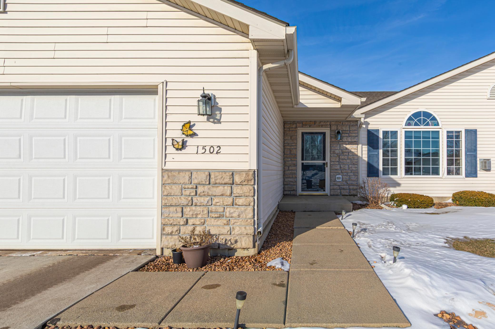1502 Carriage Circle Faribault, MN 55021 - Photo 5 of 30