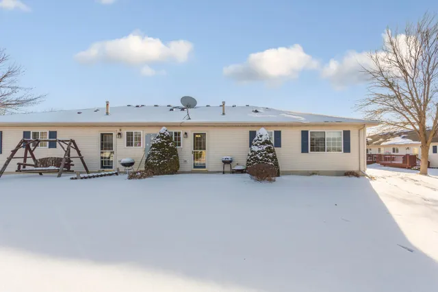 $274,999 | 1502 Carriage Circle, Faribault, MN 55021