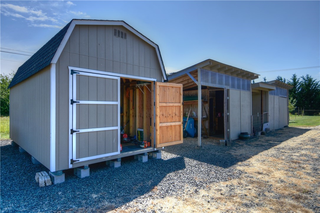 18210 Moon Road Southwest Rochester, WA 98579 - Photo 9 of 25