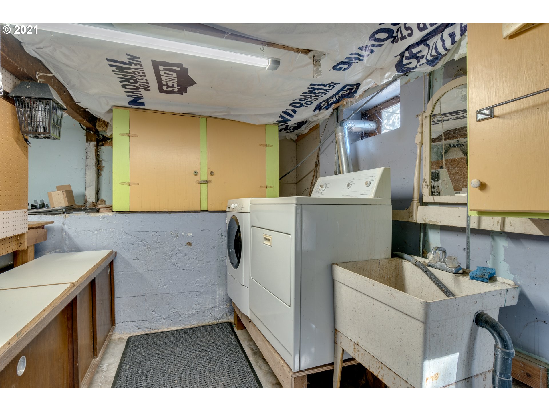 1928 Southwest 6th Avenue Camas, WA 98607 - Photo 23 of 31 a utility room with dryer and washer