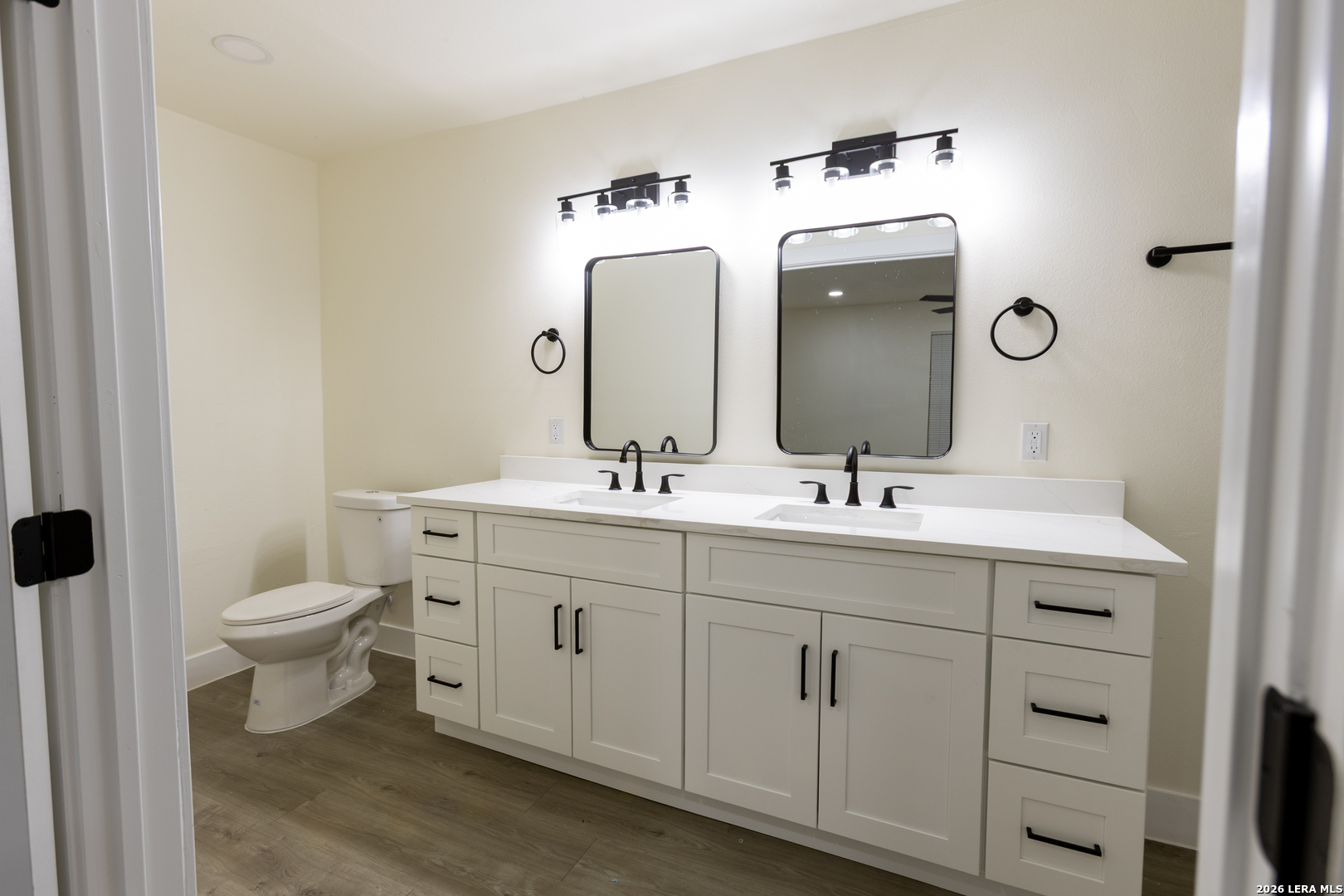 535 Austin Street Pleasanton, TX 78064 - Photo 9 of 17