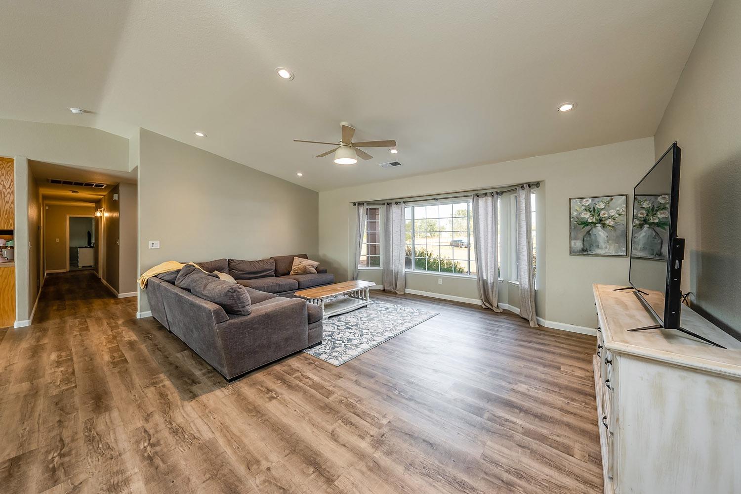 17346 Paula Road Madera, CA 93636 - Photo 4 of 28 Gallery Image 4