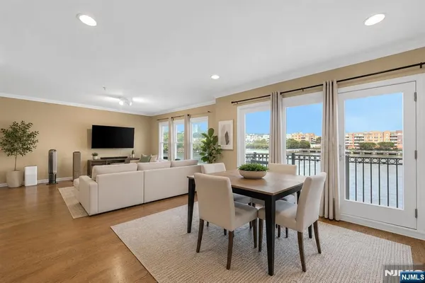 $579,000 | 155 The Promenade, Edgewater, NJ 07020