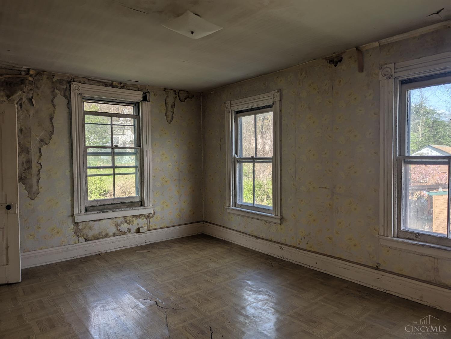 5376 River Road Cincinnati, OH 45233 - Photo 10 of 21