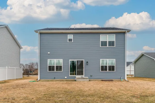 $529,900 | 2490 Olivia Court, Wauconda, IL 60084