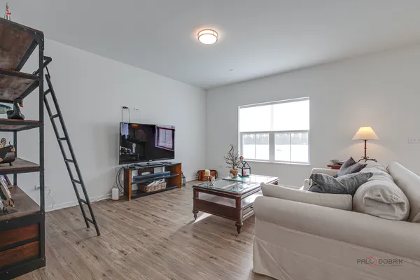$529,900 | 2490 Olivia Court, Wauconda, IL 60084