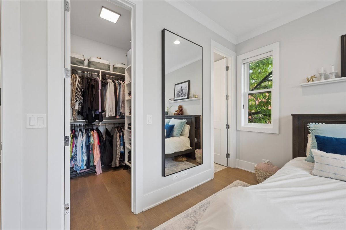 3929 North Greenview Avenue, Unit 3 Chicago, IL 60613 - Photo 22 of 35 a bedroom with a bed and a window