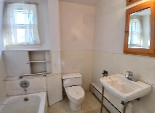 $185,000 | 1008 West 3rd Street, Duluth, MN 55806