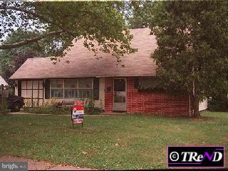25 Queen Anne Road Levittown, PA 19057 - Photo 1 of 1 Gallery Image 1