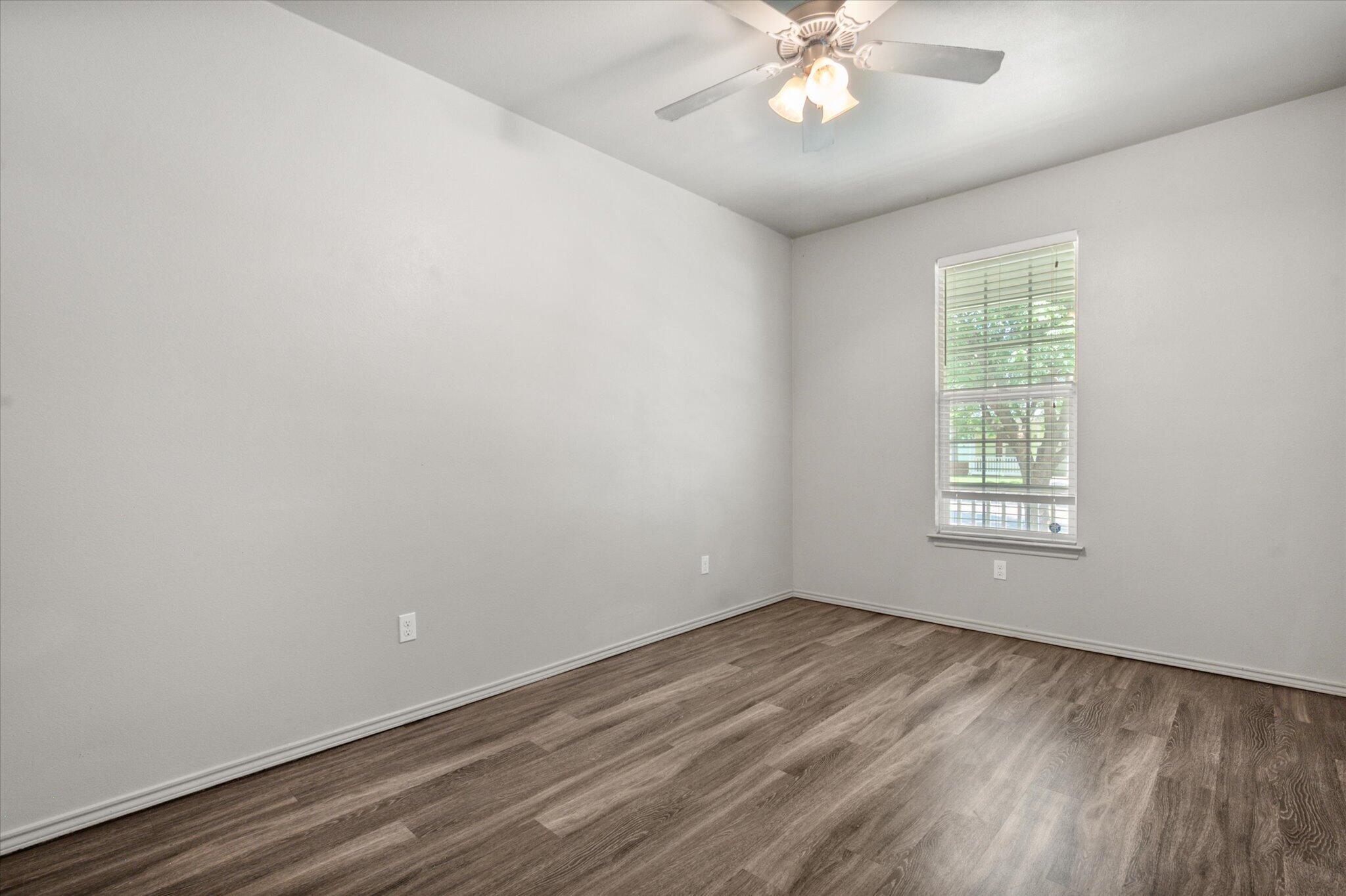 2119 10th Street Lubbock, TX 79401 - Photo 20 of 27 06-2119 10th St6012