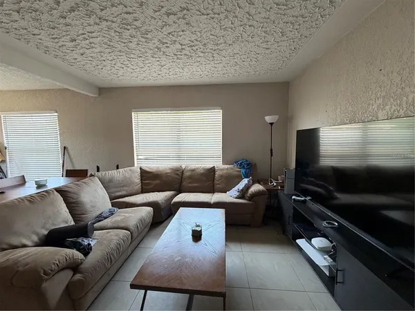 $4,950 | 2926 West St John Street, Tampa, FL 33607