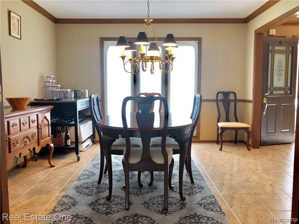 3270 Salem Drive Rochester, MI 48306 - Photo 13 of 30 fullsizeoutput_3aaa.jpeg