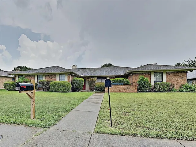 $1,850 | 4726 Berridge Lane, Dallas, TX 75227