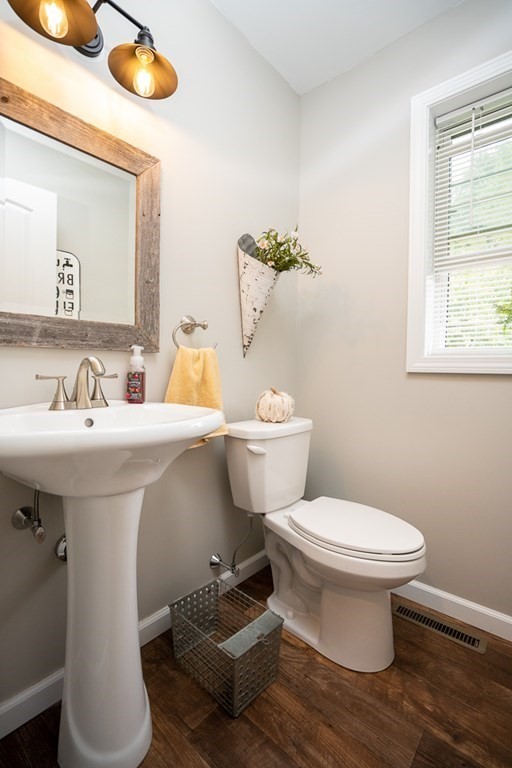 18 William Street West Springfield, MA 01089 - Photo 12 of 31 Gallery Image 12