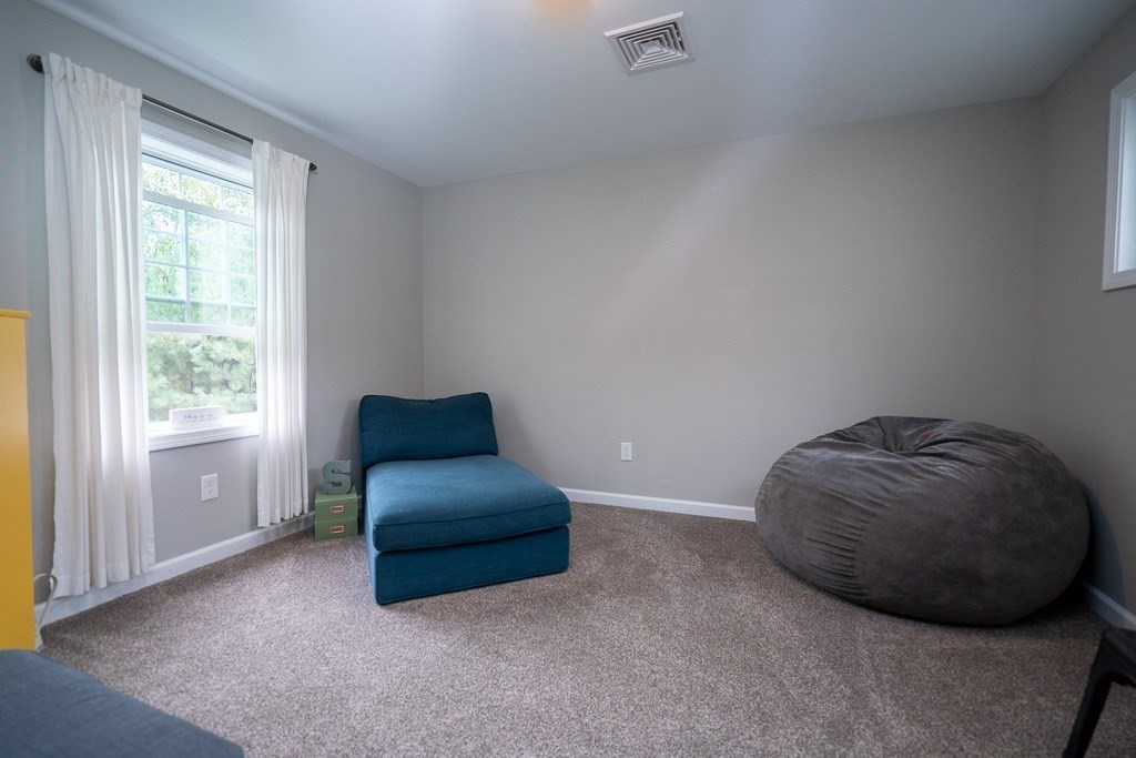 18 William Street West Springfield, MA 01089 - Photo 17 of 31 Gallery Image 17