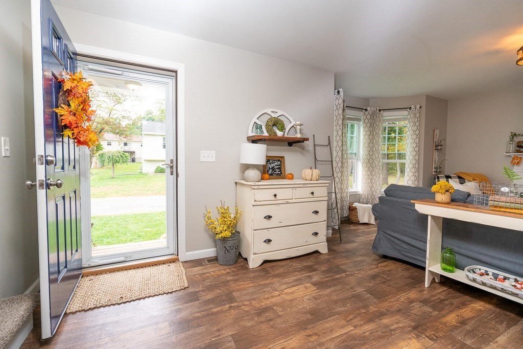 18 William Street West Springfield, MA 01089 - Photo 2 of 31 Gallery Image 2