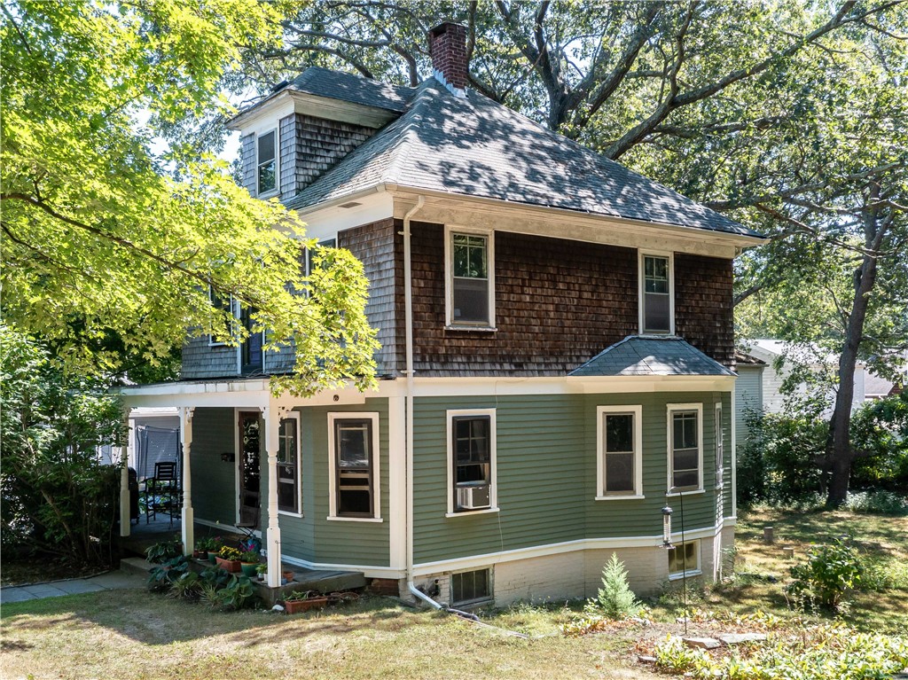 12 Manton Street Warwick, RI 02818 - Photo 26 of 43