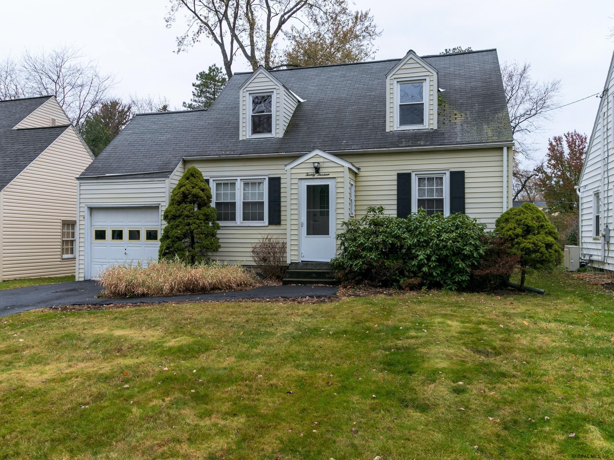 2013 Hoover Road Niskayuna, NY 12309 - Photo 1 of 27 Photo 1