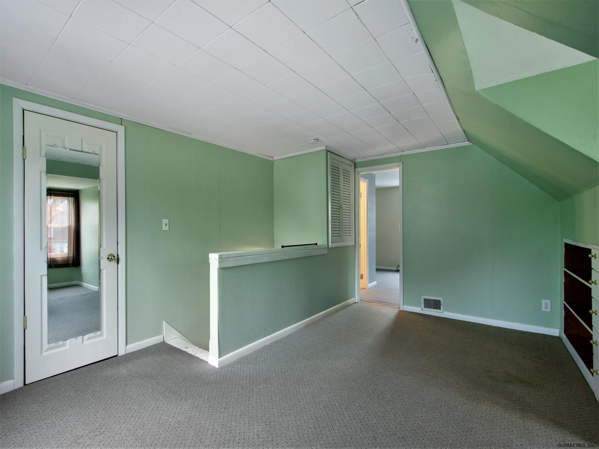 2013 Hoover Road Niskayuna, NY 12309 - Photo 17 of 27 Photo 17