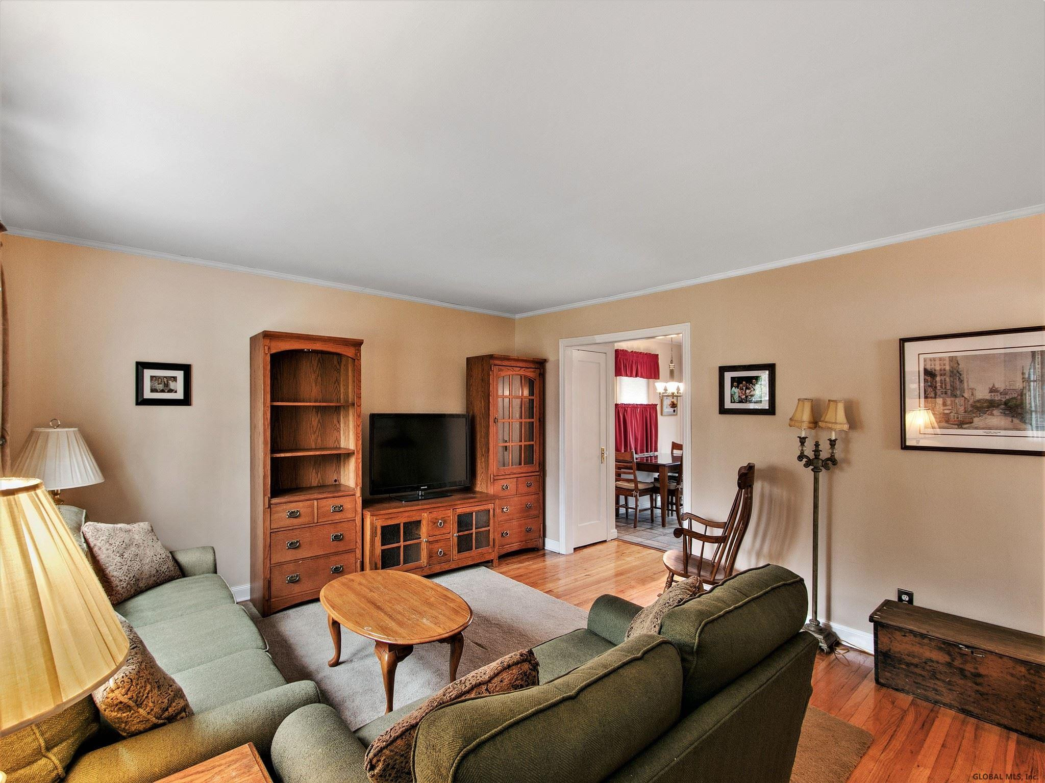 2013 Hoover Road Niskayuna, NY 12309 - Photo 2 of 27 Photo 2