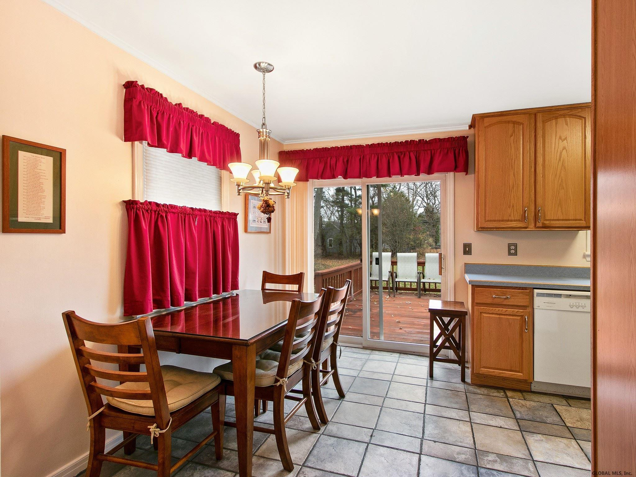 2013 Hoover Road Niskayuna, NY 12309 - Photo 7 of 27 Photo 7