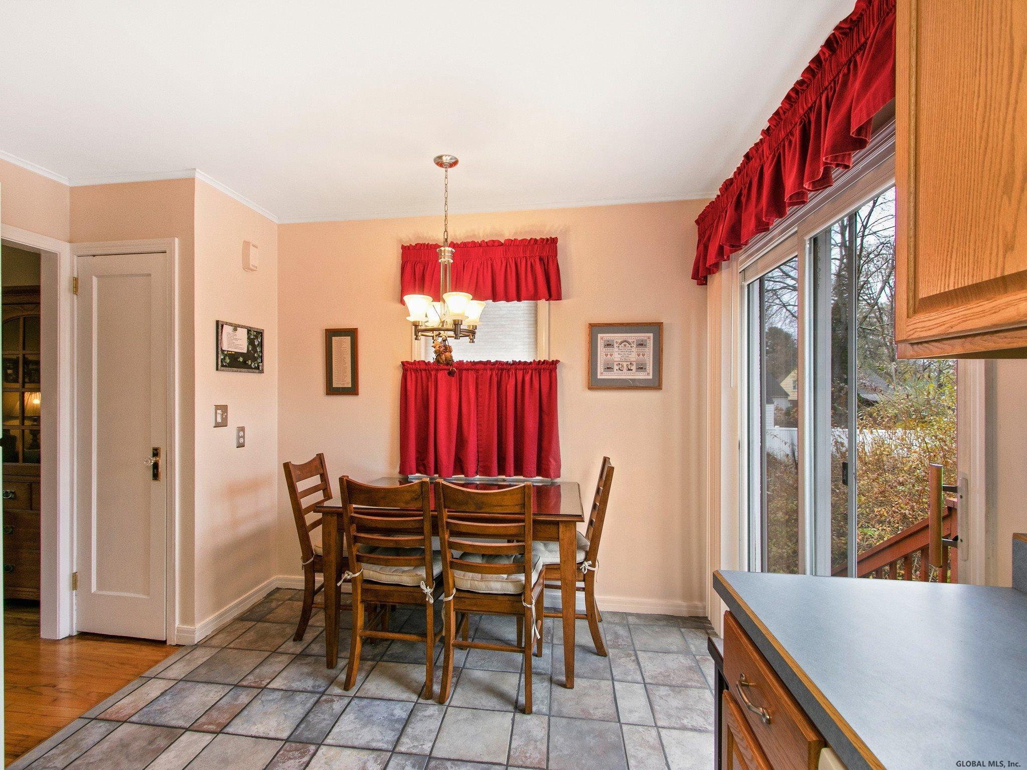 2013 Hoover Road Niskayuna, NY 12309 - Photo 8 of 27 Photo 8