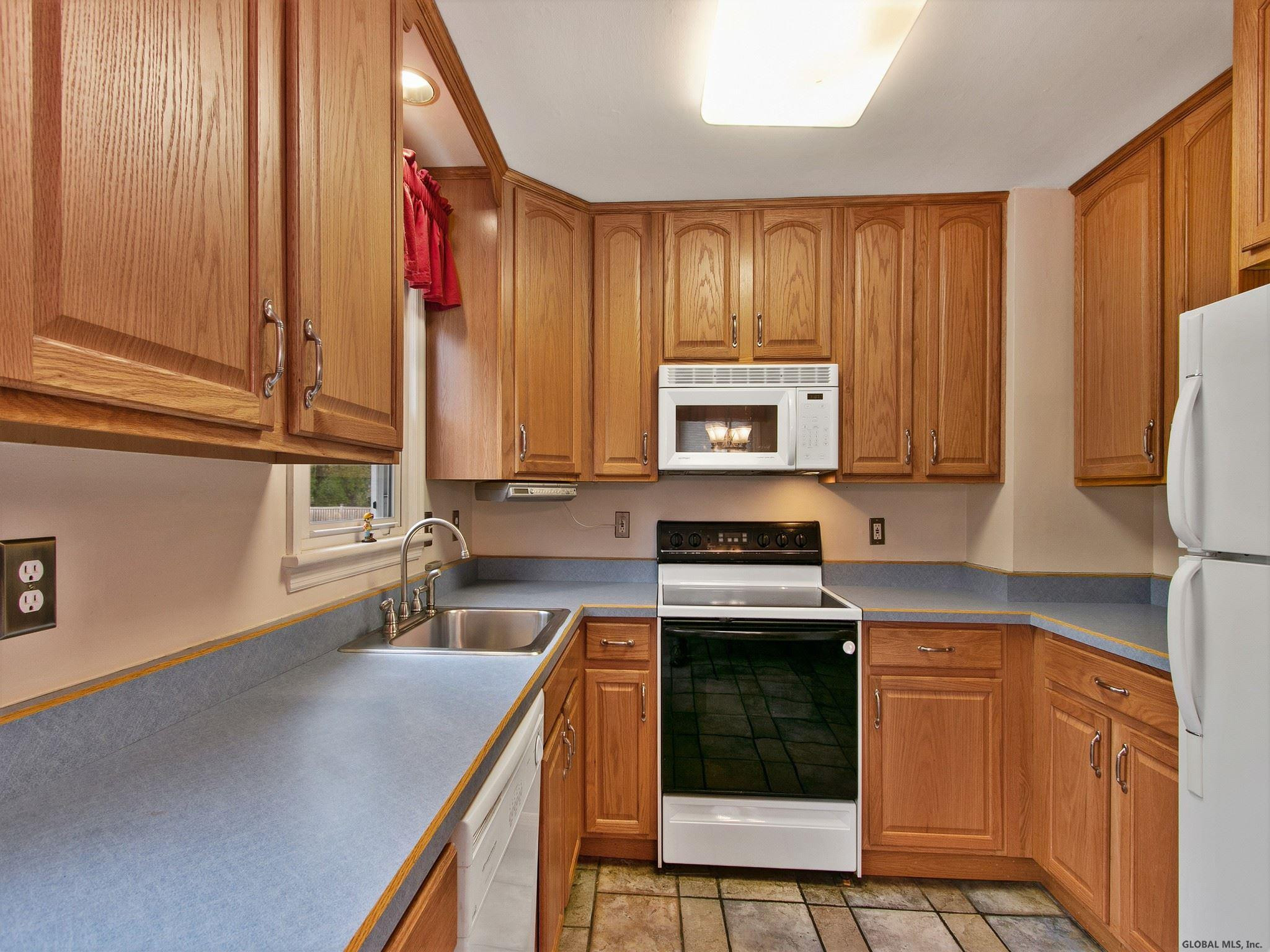 2013 Hoover Road Niskayuna, NY 12309 - Photo 10 of 27 Photo 10