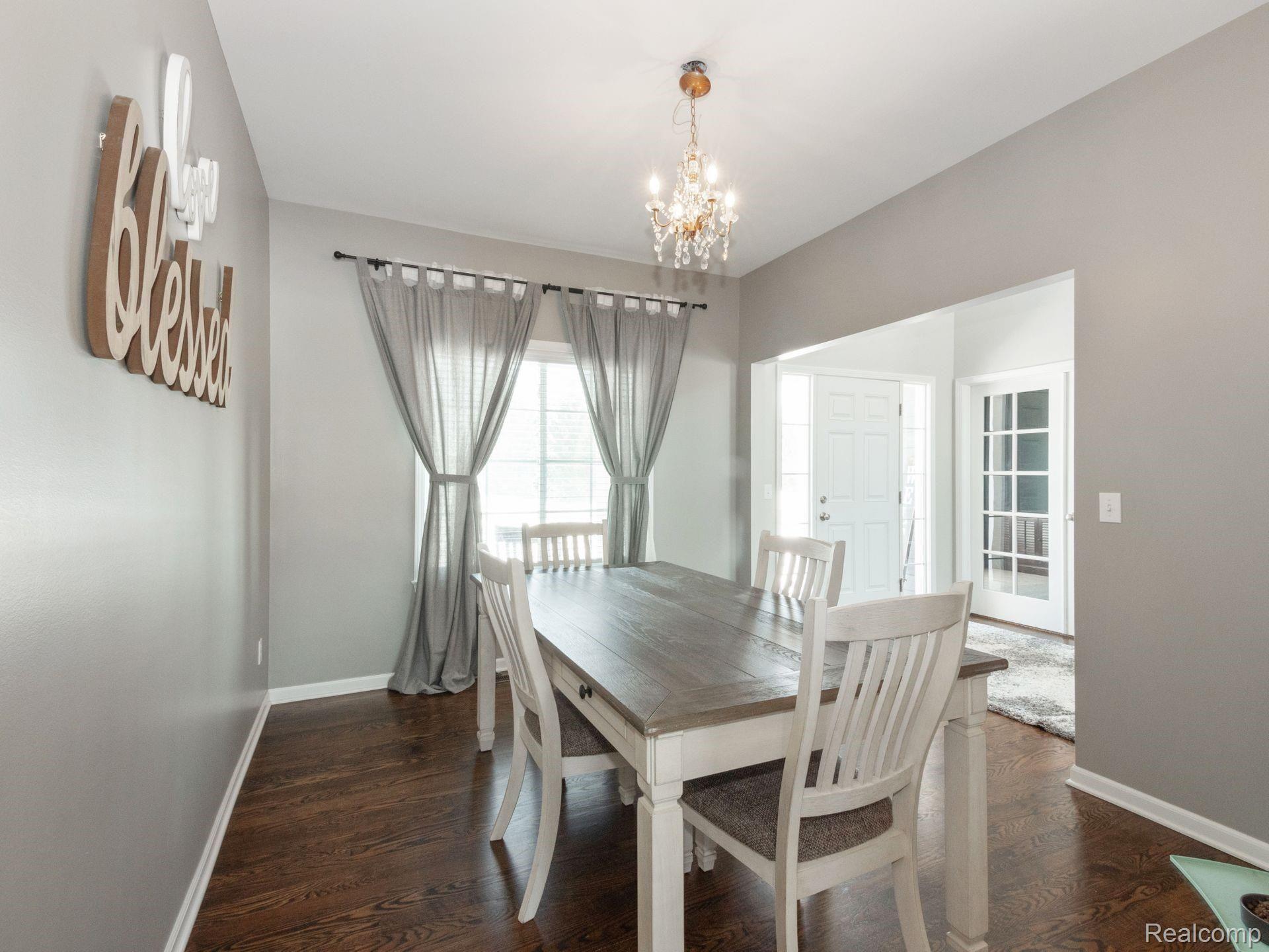 8293 Meadow Ridge Clarkston, MI 48348 - Photo 16 of 38 16.jpg