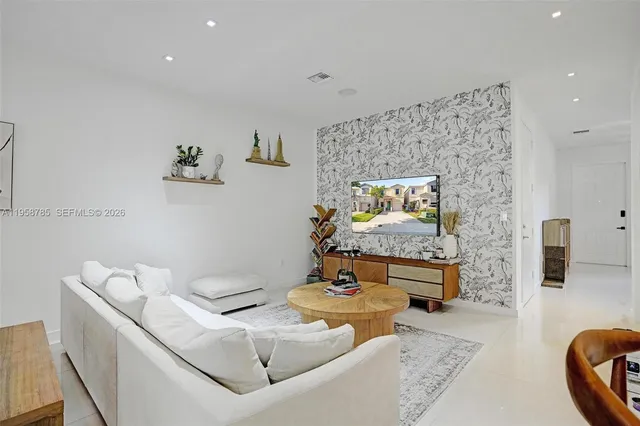 $4,400 | 650 Northeast 193rd Terrace, Unit 650, Miami, FL 33179