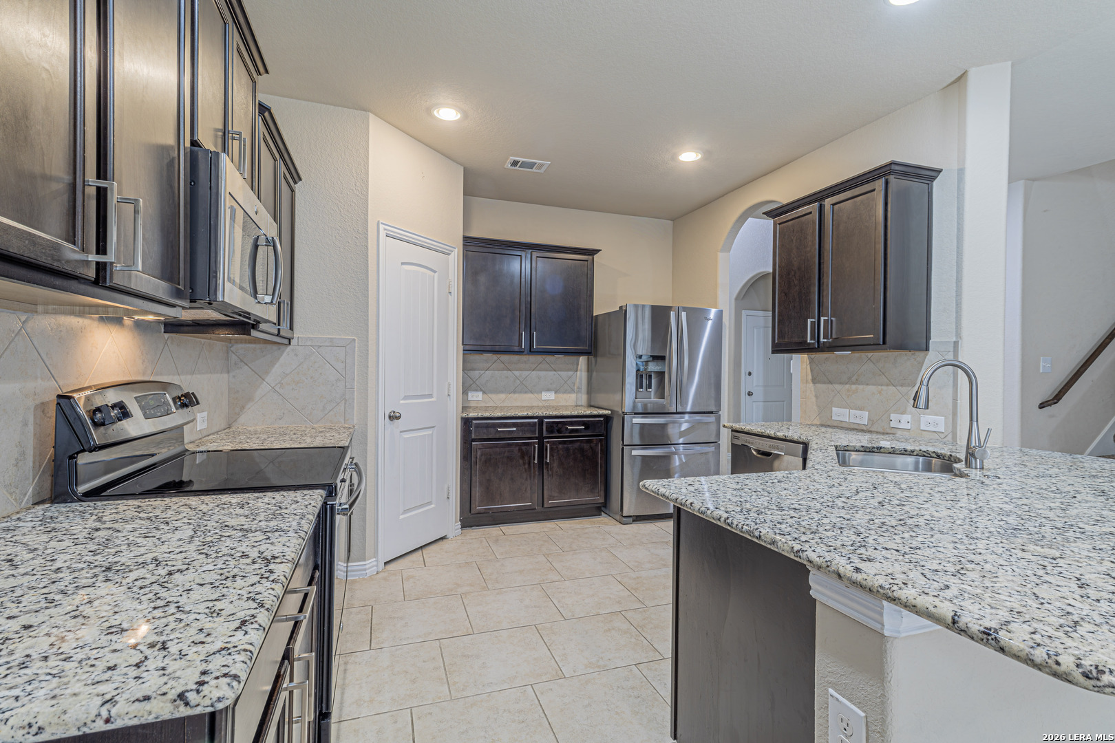 216 Campfire Way Cibolo, TX 78108 - Photo 8 of 32