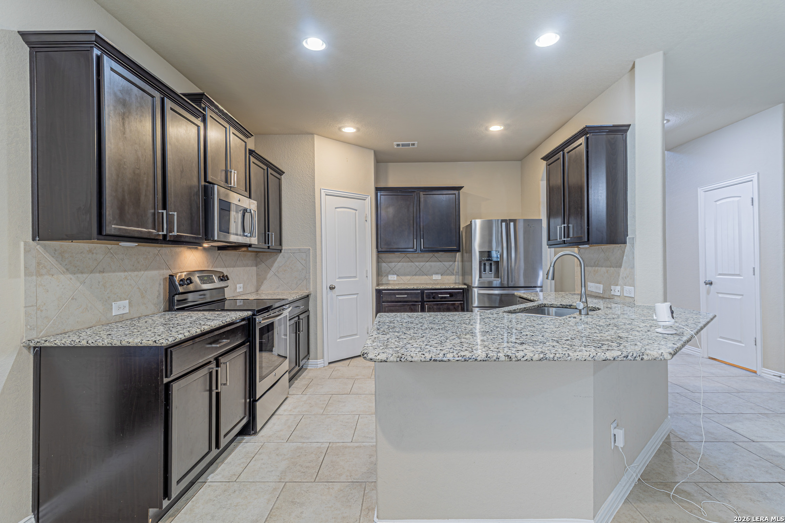 216 Campfire Way Cibolo, TX 78108 - Photo 9 of 32