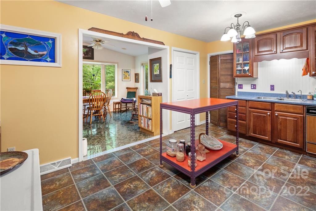 13 Hillview Road Asheville, NC 28805 - Photo 11 of 20 Gallery Image 11