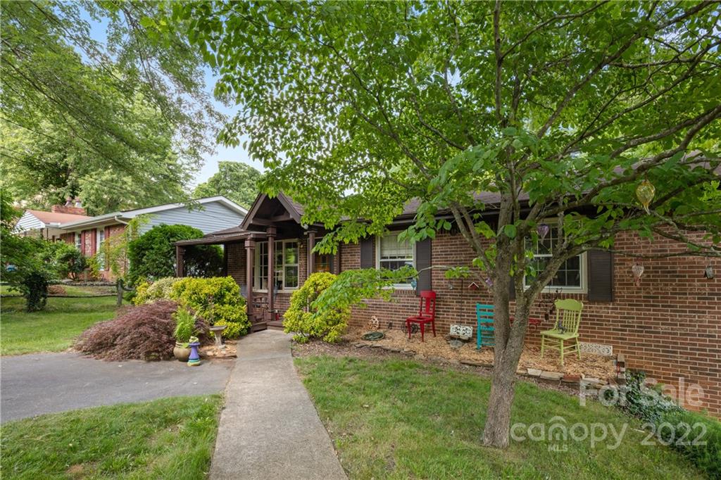 13 Hillview Road Asheville, NC 28805 - Photo 3 of 20 Gallery Image 3