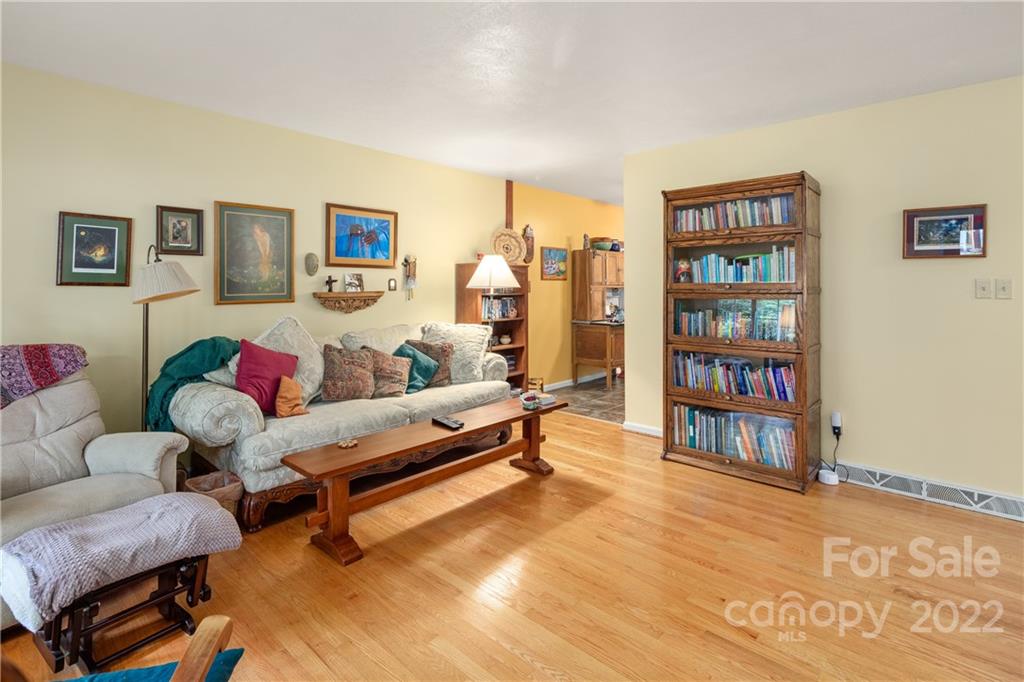 13 Hillview Road Asheville, NC 28805 - Photo 4 of 20 Gallery Image 4
