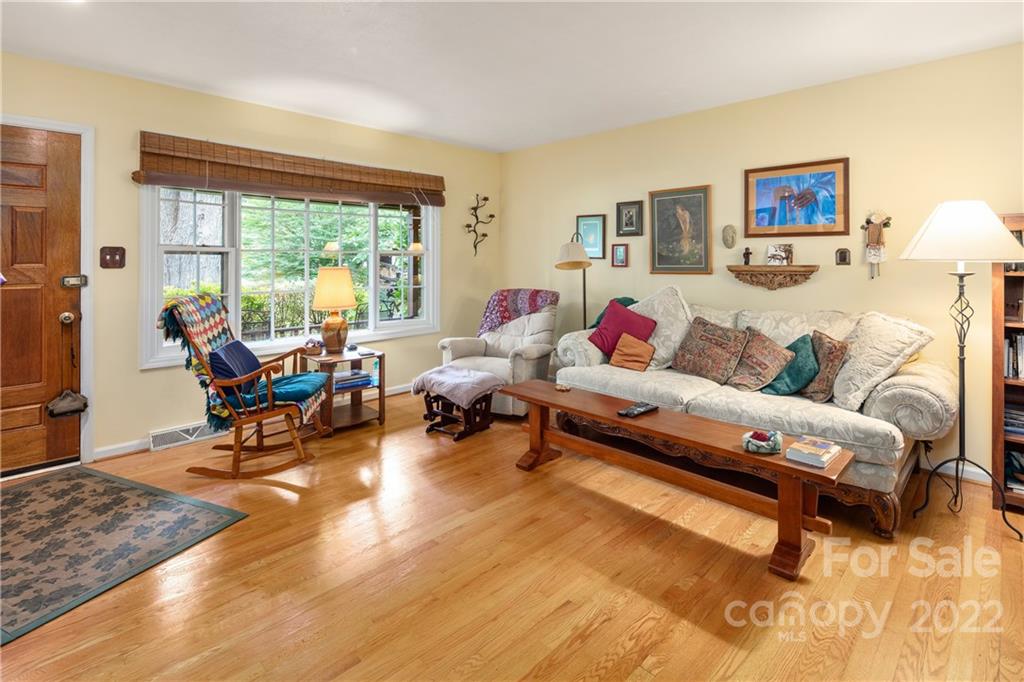 13 Hillview Road Asheville, NC 28805 - Photo 5 of 20 Gallery Image 5