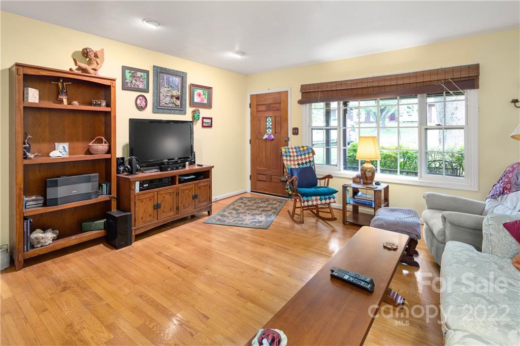 13 Hillview Road Asheville, NC 28805 - Photo 6 of 20 Gallery Image 6