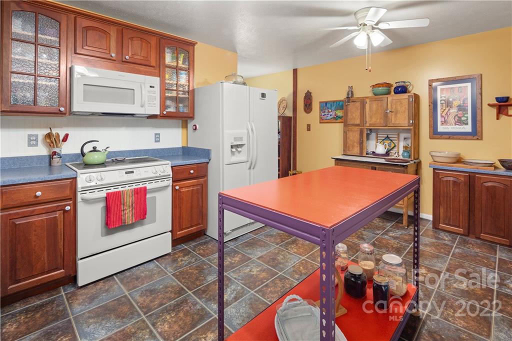13 Hillview Road Asheville, NC 28805 - Photo 9 of 20 Gallery Image 9