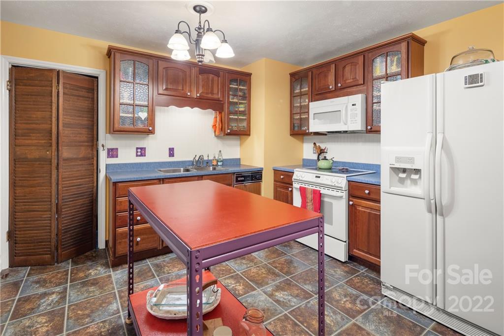 13 Hillview Road Asheville, NC 28805 - Photo 10 of 20 Gallery Image 10