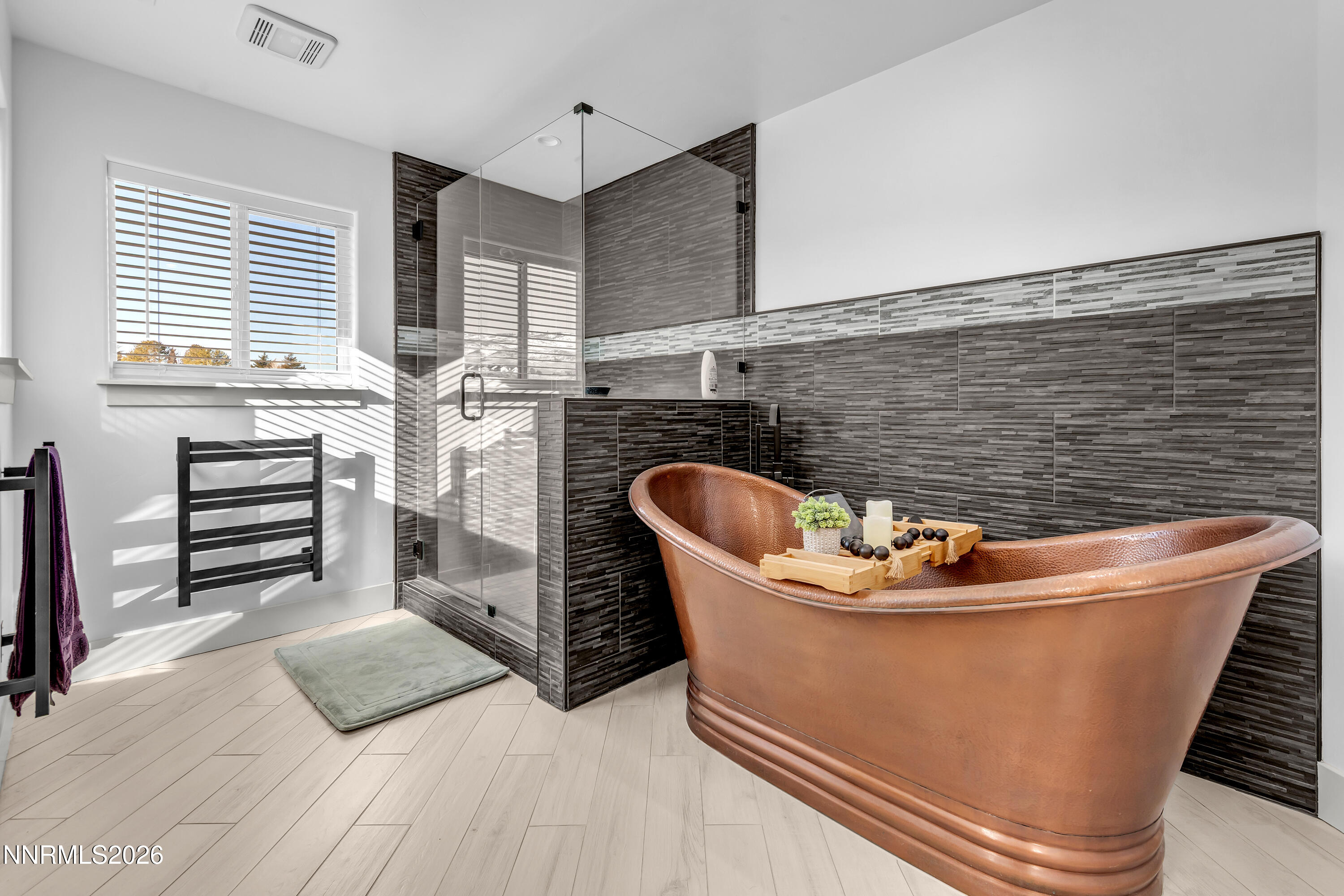 3475 Meridian Lane Reno, NV 89509 - Photo 30 of 46 Primary bath 1