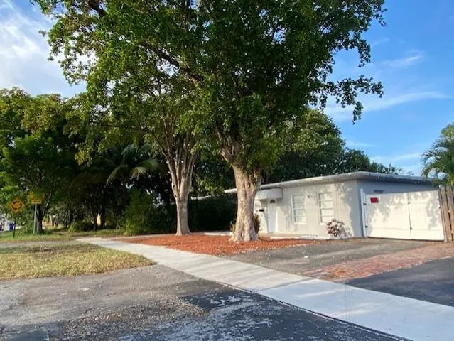 $3,495 | 224 Northeast 18th Avenue, Pompano Beach, FL 33060