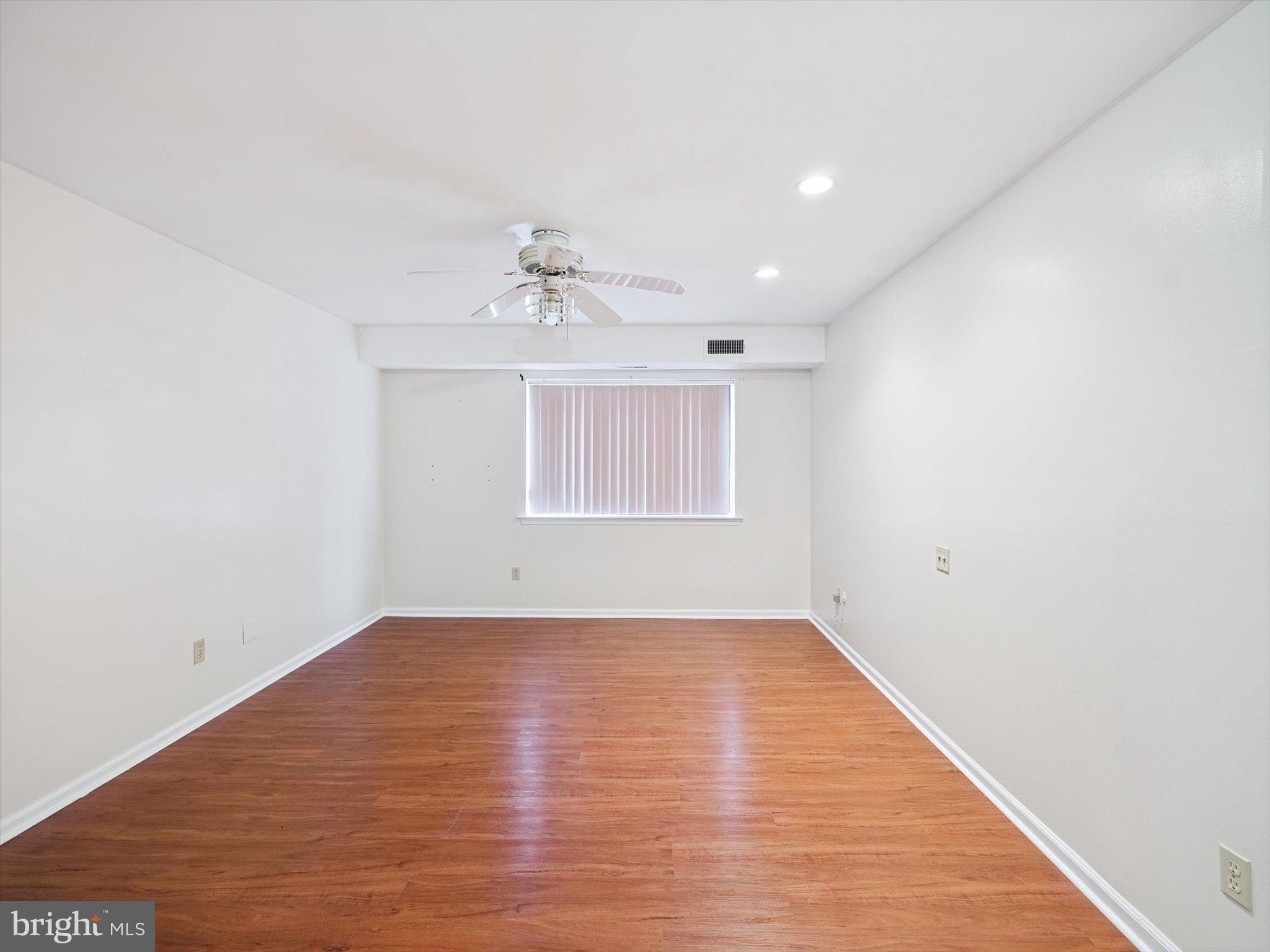 3204 Delaire Landing Road, Unit 3204 Philadelphia, PA 19114 - Photo 14 of 39 Primary Bedroom
