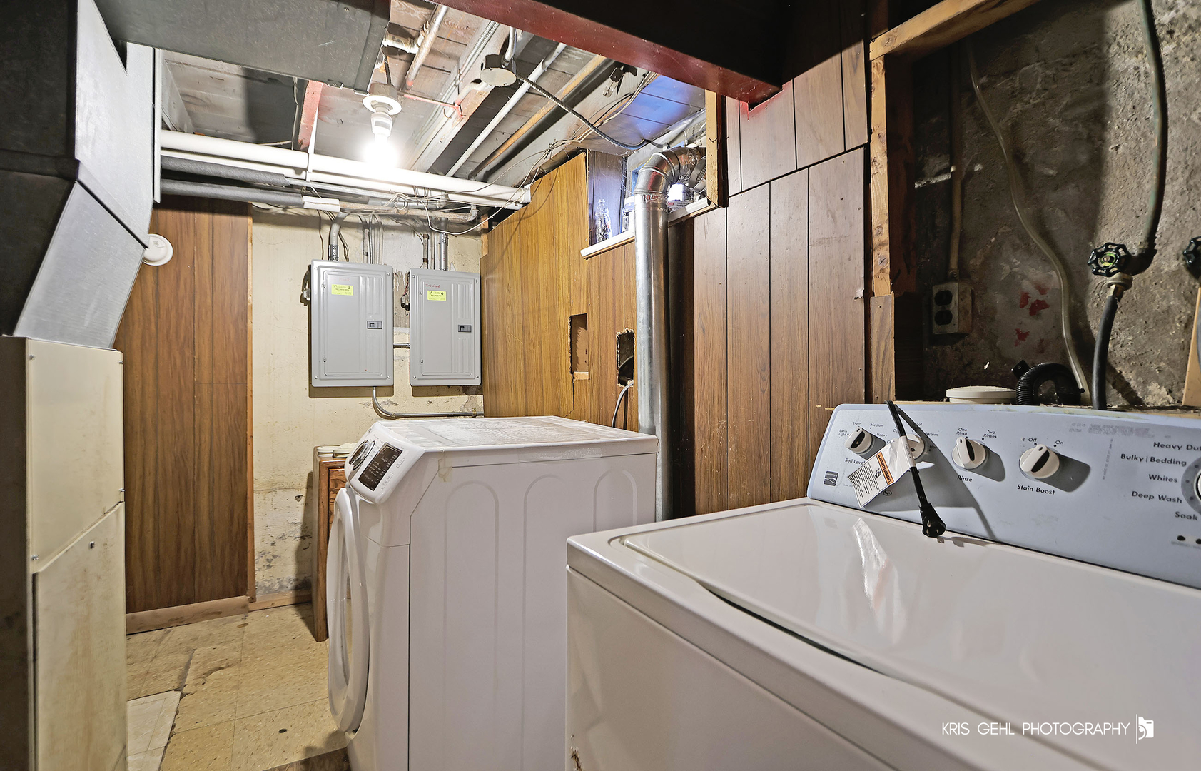 428 North Poplar Street Waukegan, IL 60085 - Photo 21 of 22 a utility room with dryer and washer