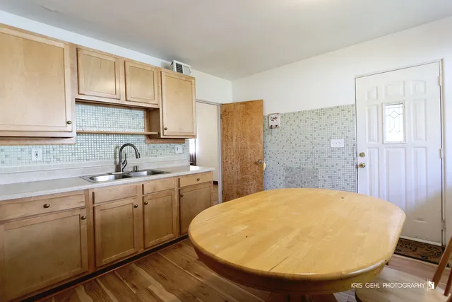 $230,000 | 428 North Poplar Street, Waukegan, IL 60085