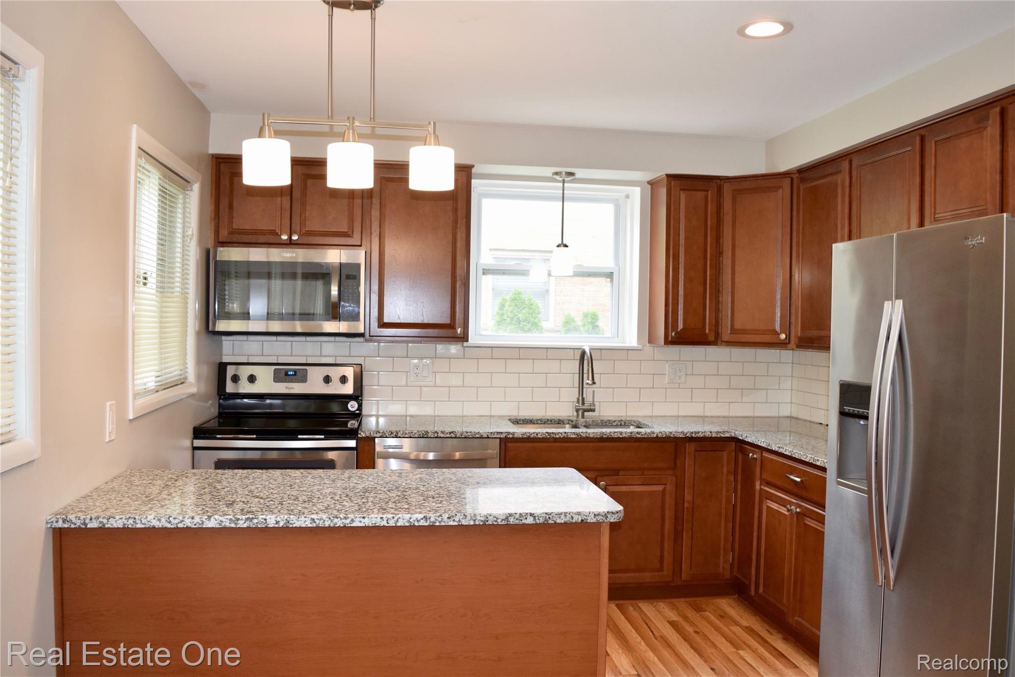 1203 Sycamore Drive Rochester, MI 48307 - Photo 14 of 22 DSC_0256 - Copy.jpg