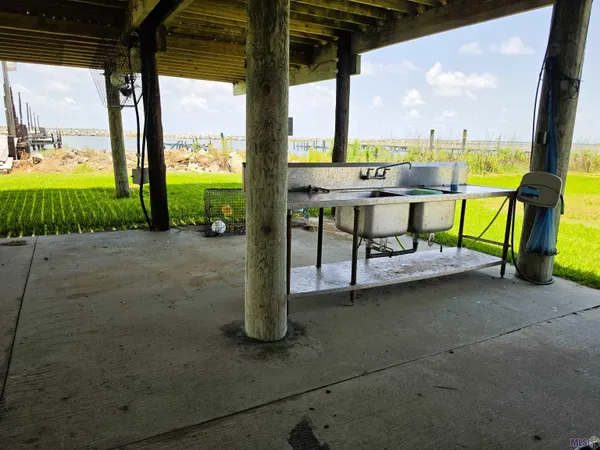 $650,000 | 231 Central Avenue, Grand Isle, LA 70358