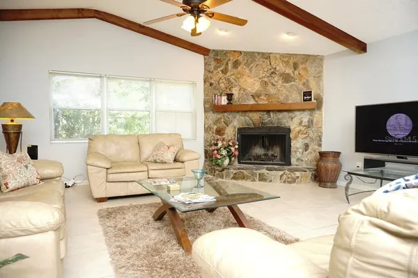 $3,400 | 3139 Carlos Drive, Dunedin, FL 34698