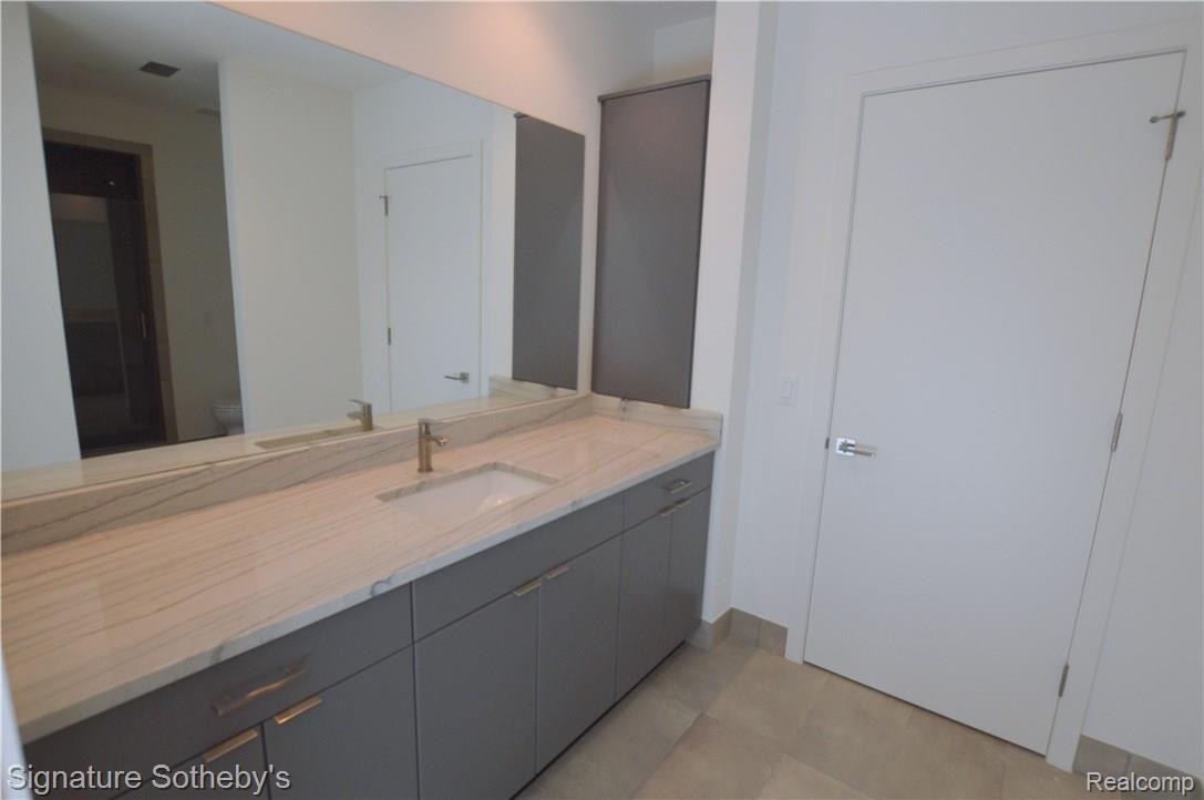 1426 Eastway Rochester, MI 48306 - Photo 33 of 48 40.JPG